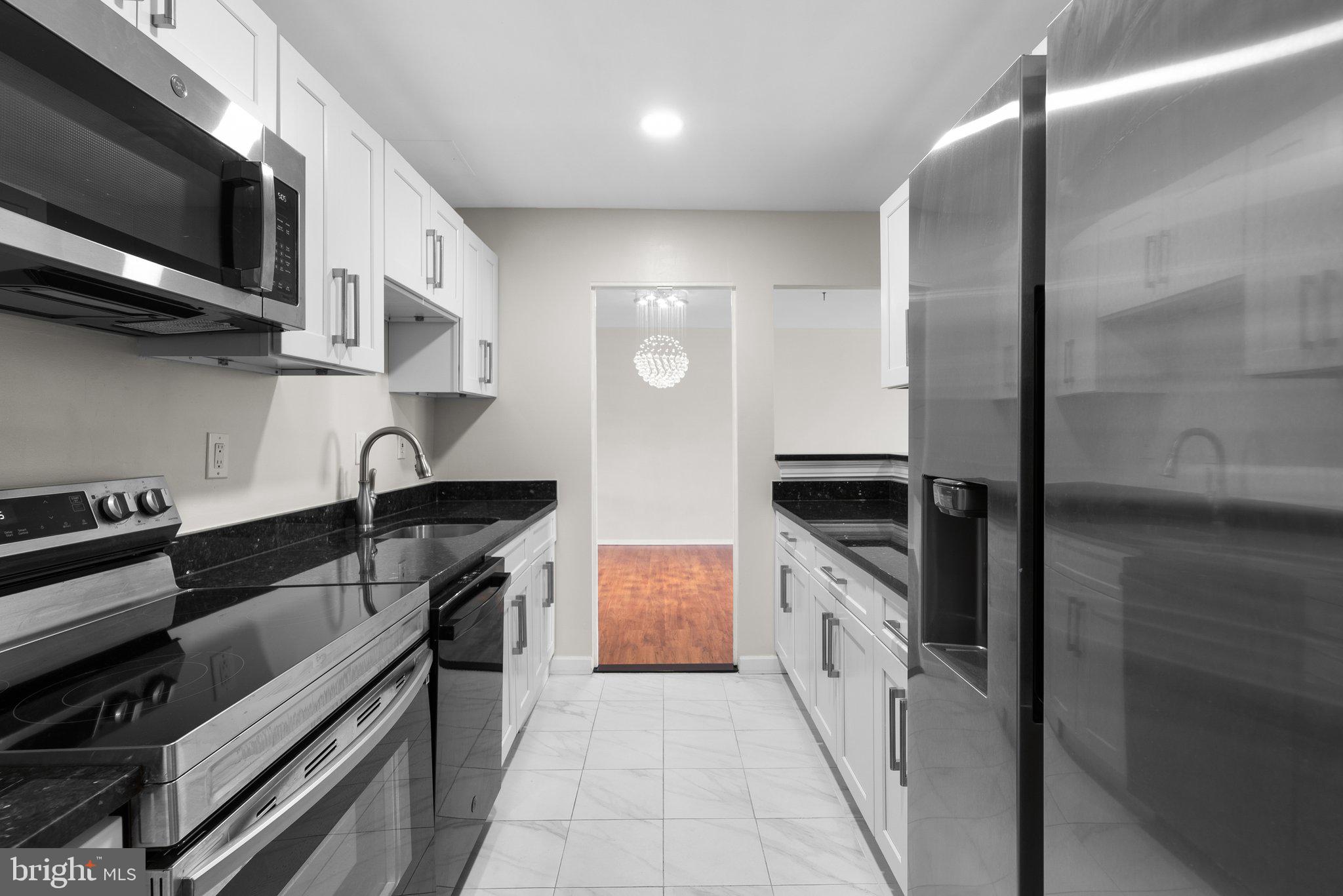 WASHINGTONIAN TOWER - Residential