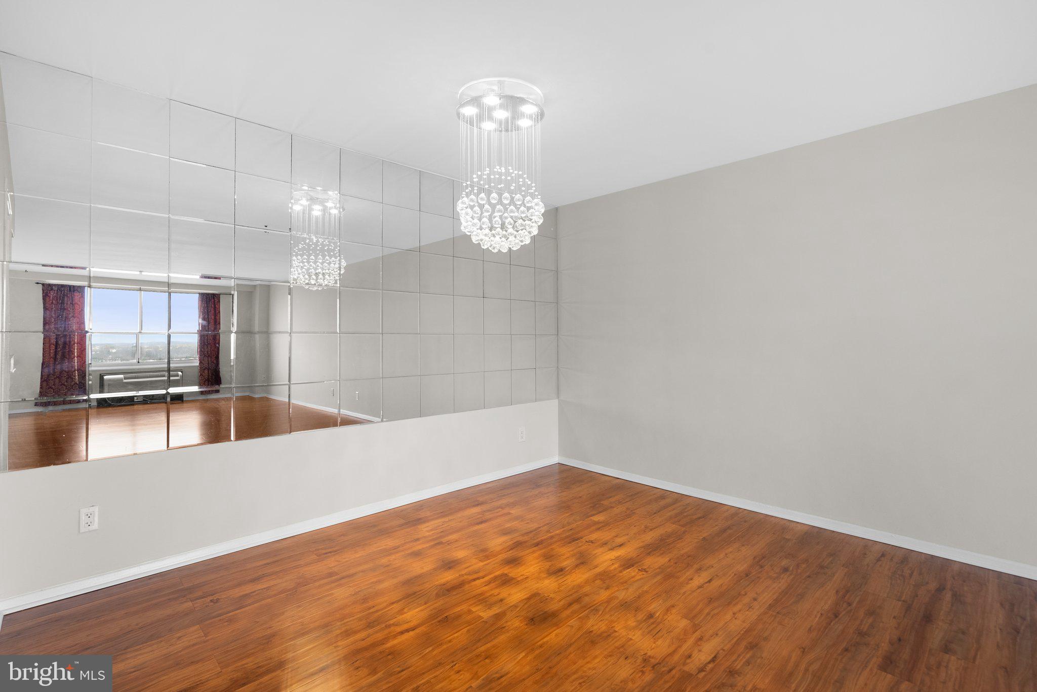 WASHINGTONIAN TOWER - Residential