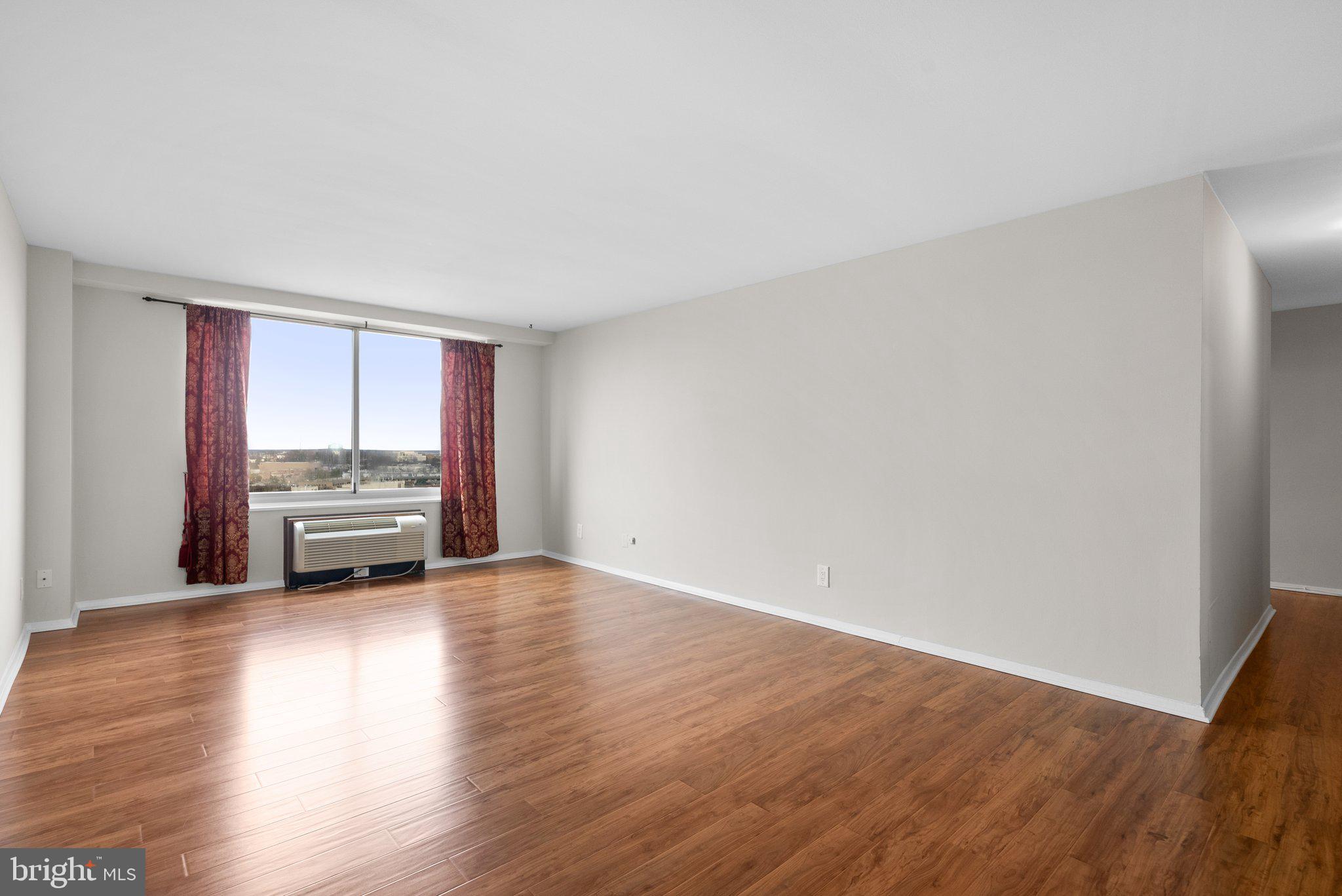 WASHINGTONIAN TOWER - Residential