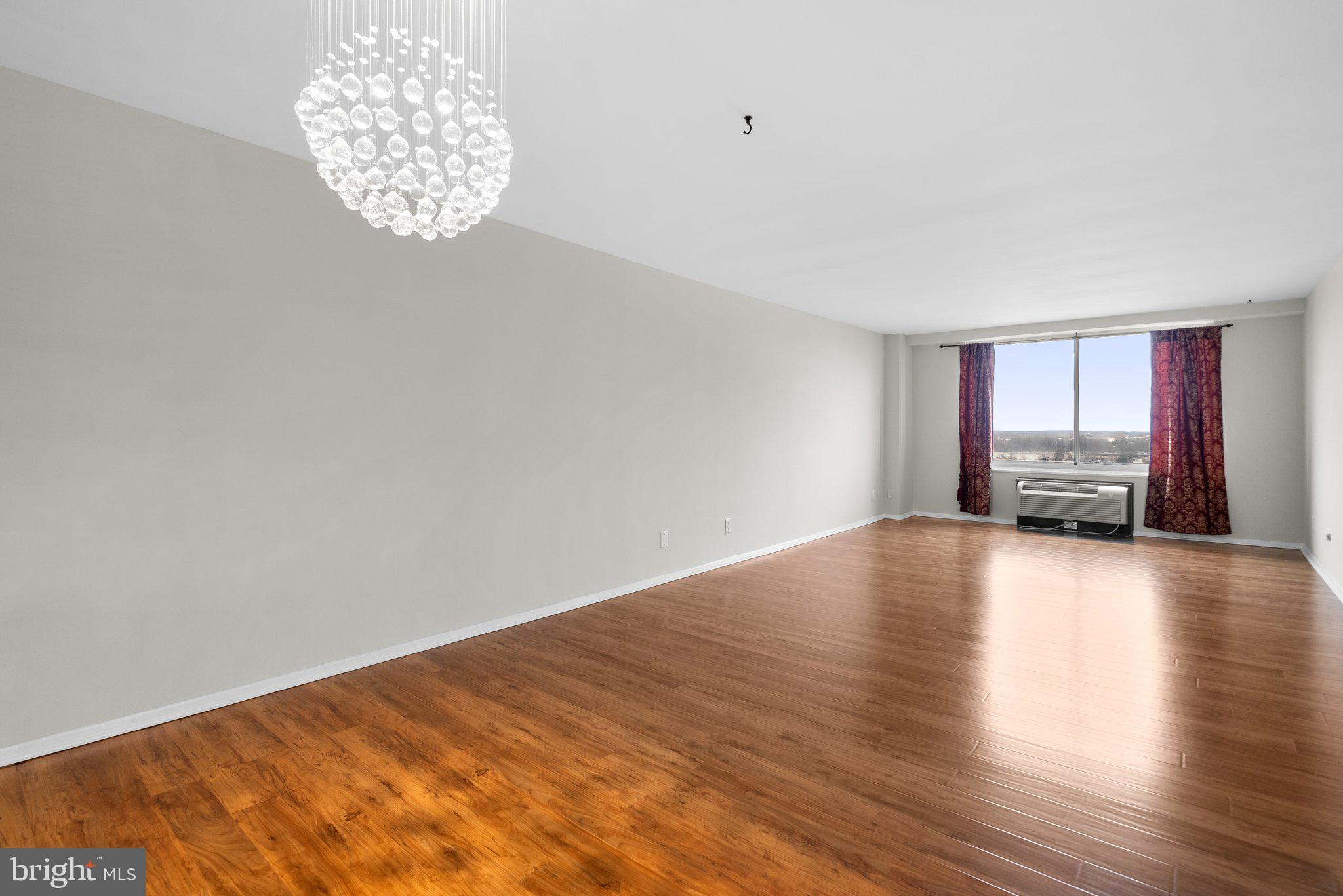 WASHINGTONIAN TOWER - Residential