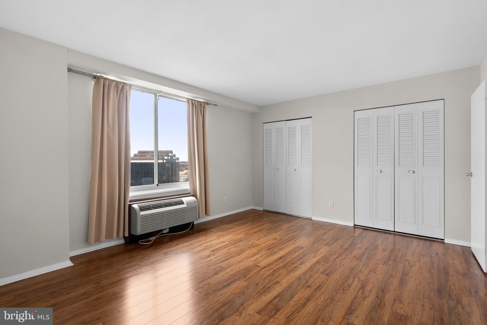 WASHINGTONIAN TOWER - Residential