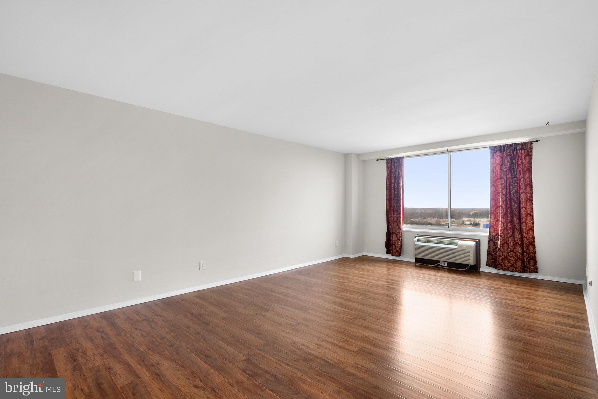 WASHINGTONIAN TOWER - Residential