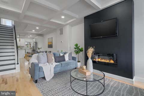 Townhouse For Sale - 1049 N Milton Avenue<br/> BALTIMORE, MD 21205