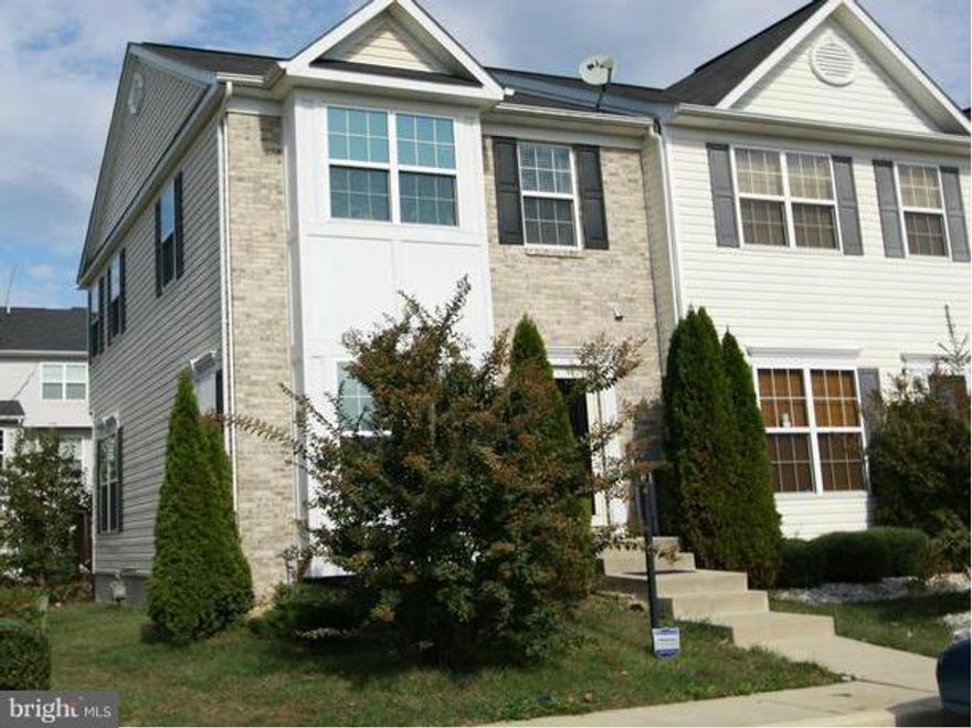 Great Location*BRIGHT*SPACIOUS Townhouse In Chaddsford Community*3 levels *3 Bdrm *3 Full & 1 Half Baths*Freshly Painted*New Carpet*Breakfast Area&Eat-In Kitchen*Living rm w/fireplace*Deck*Master-bd*w/Walk In Closet*Vaulted Ceilings*Separate Shower&Tub*Finished Basement*Multipurpose Rm*Full Bath In Basement*Reserved Parkin*Walkin Distance to Shoppin & Restaurants*Convenient To Andrews AFB & 495.