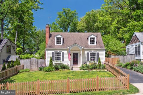 Photo of 3305 Ferndale Street, Kensington, MD 20895 (MLS # MDMC2130376) Photo of 3305 Ferndale Street, Kensington, MD 20895 (MLS # MDMC2130376)