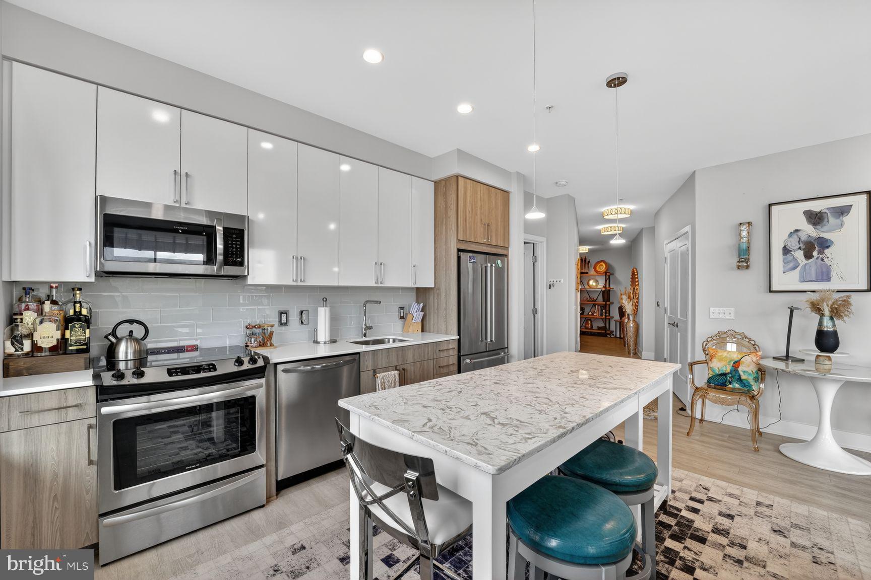 145 RIVERHAVEN DRIVE 503