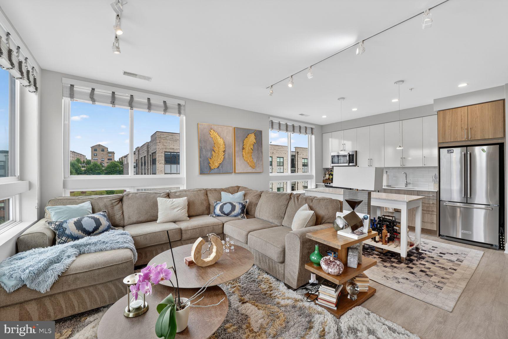145 RIVERHAVEN DRIVE 503