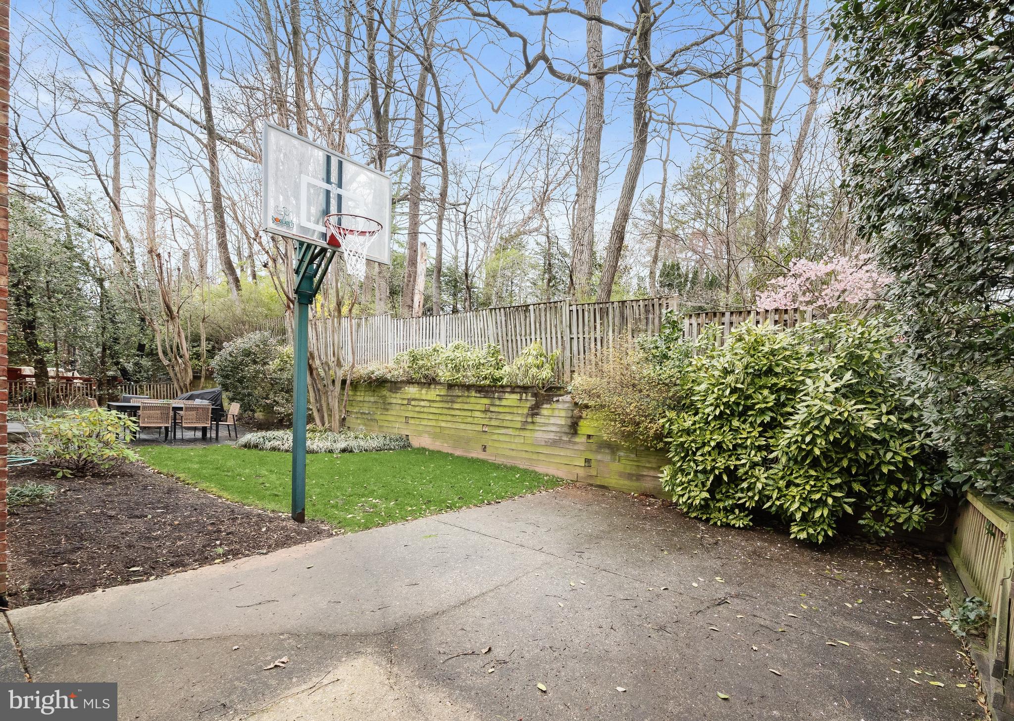 LOCUST RIDGE - Residential