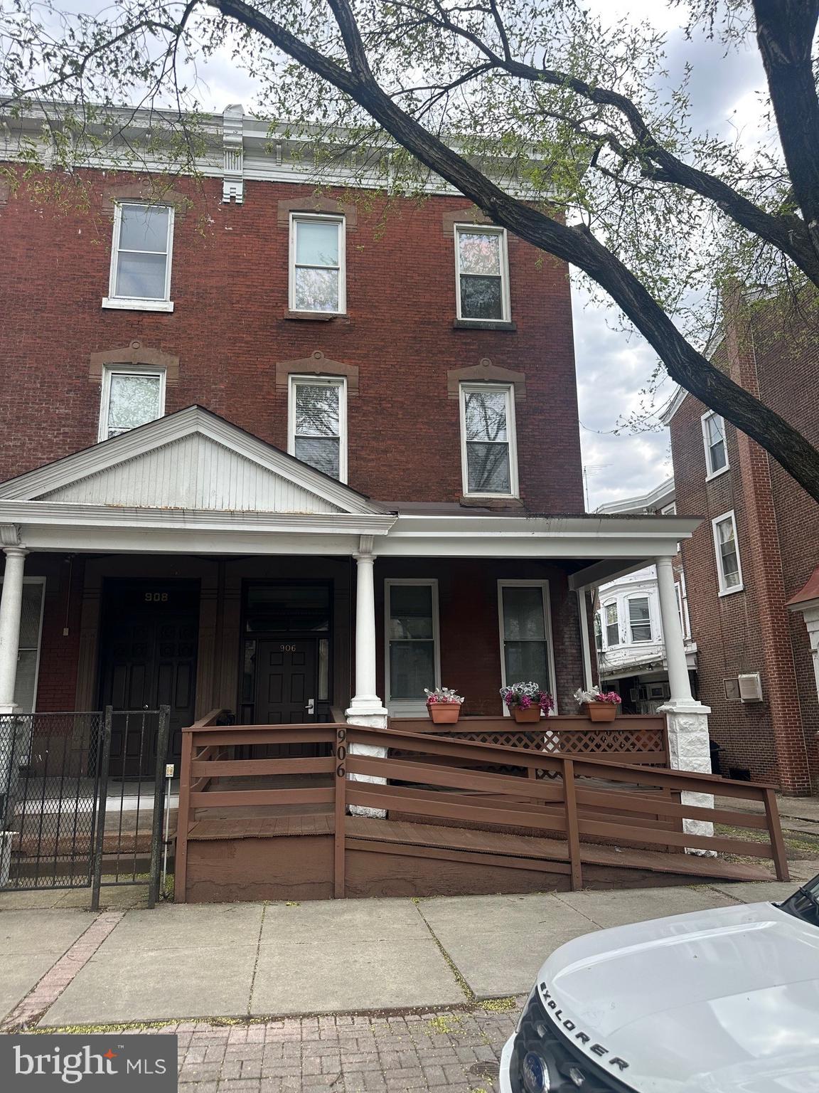 Welcome to this 2nd floor 3 bedroom 1 full bathroom apartment located in the Norristown Section of Montgomery County. Schedule your appointment today!!!