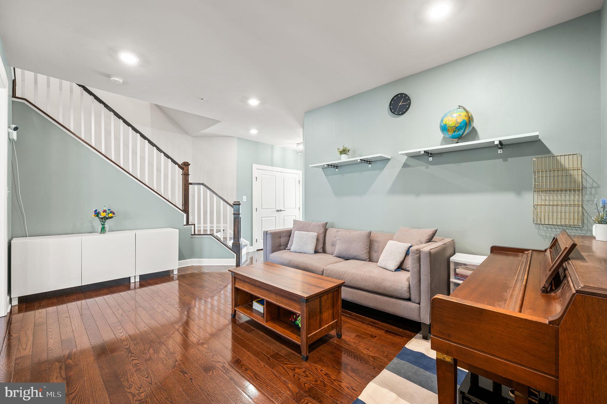 732 QUARRY POINT ROAD