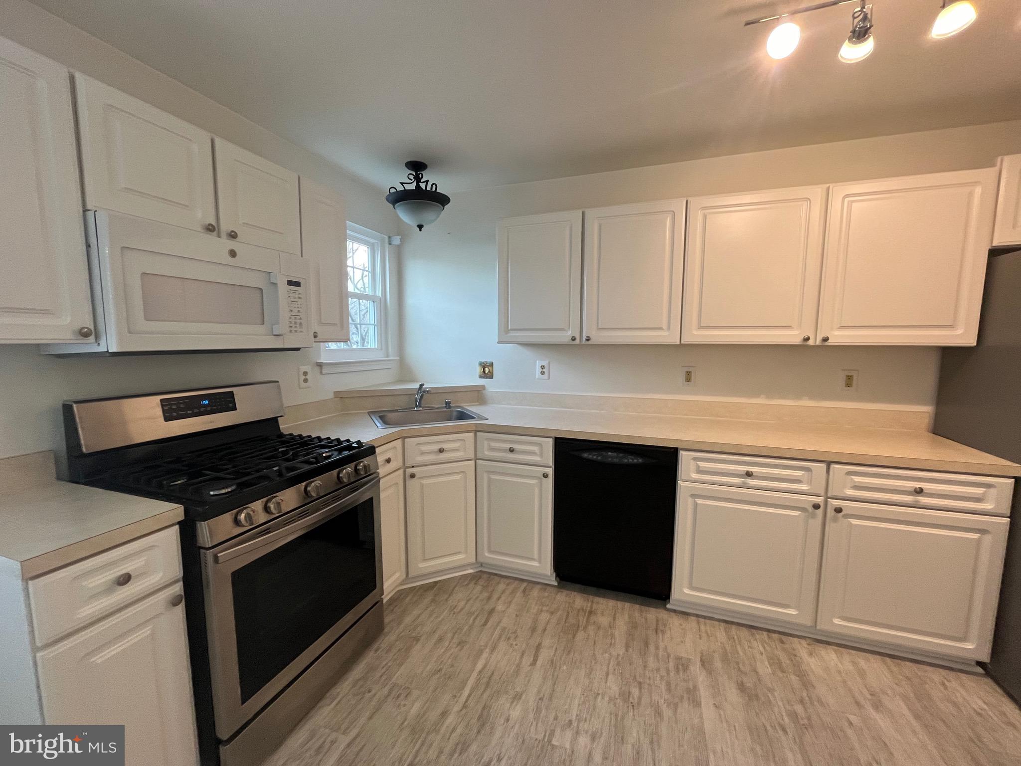 TAYLOR RIDGE - Residential Lease