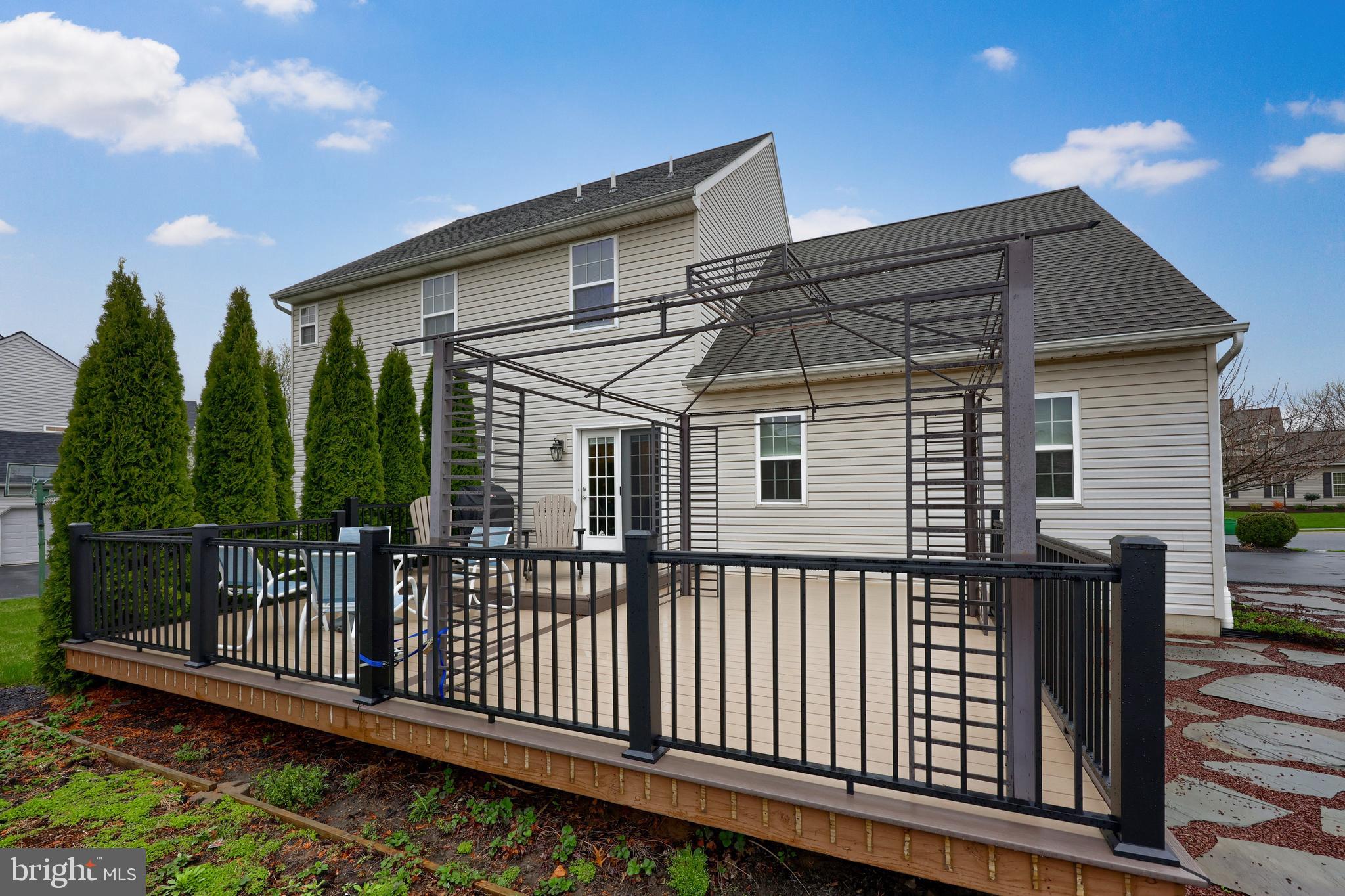 HILLS OF WATERFORD - Residential