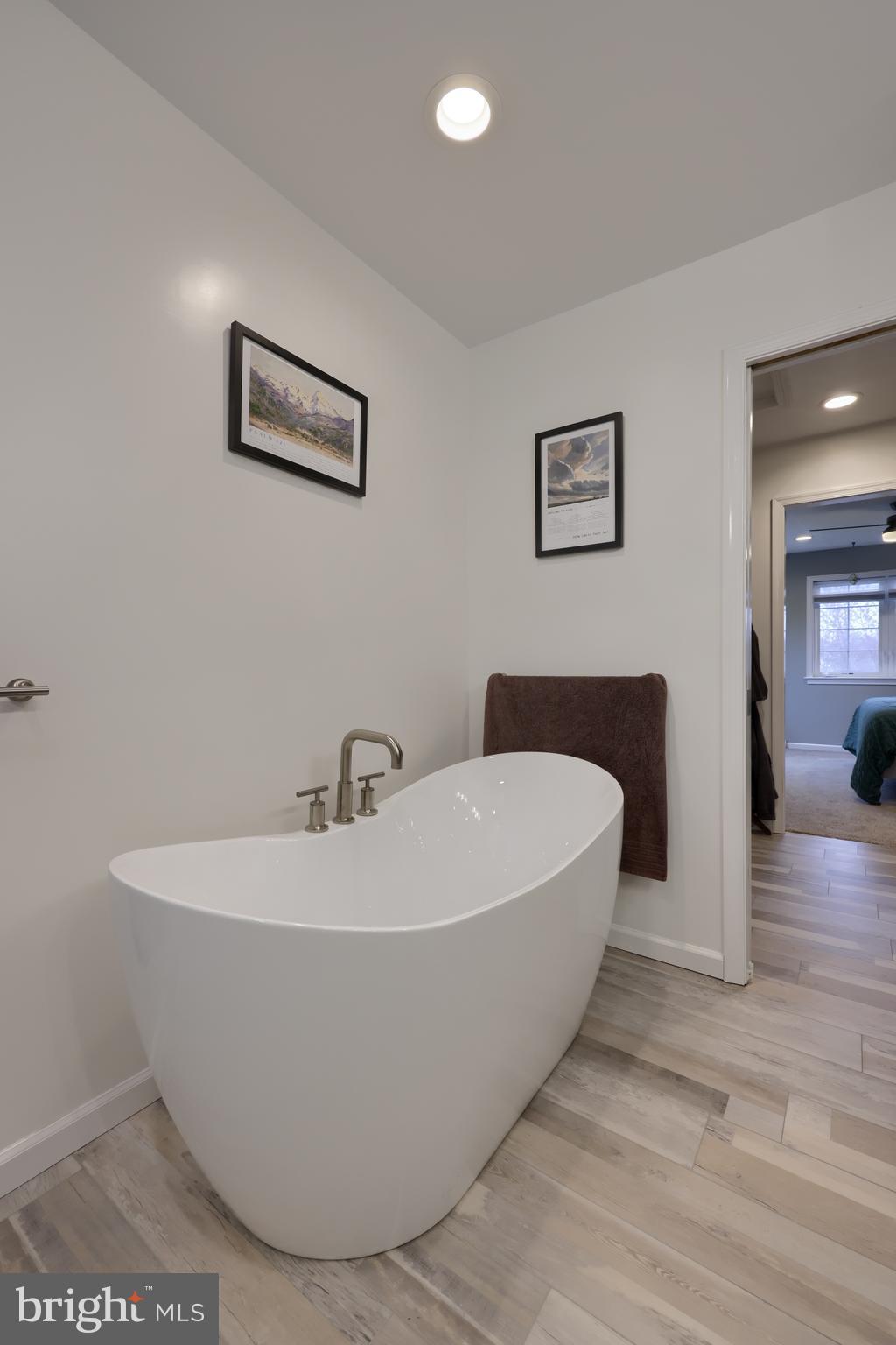 HILLS OF WATERFORD - Residential