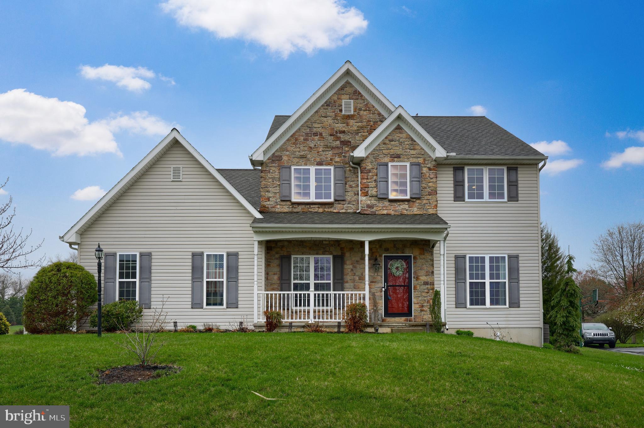 HILLS OF WATERFORD - Residential