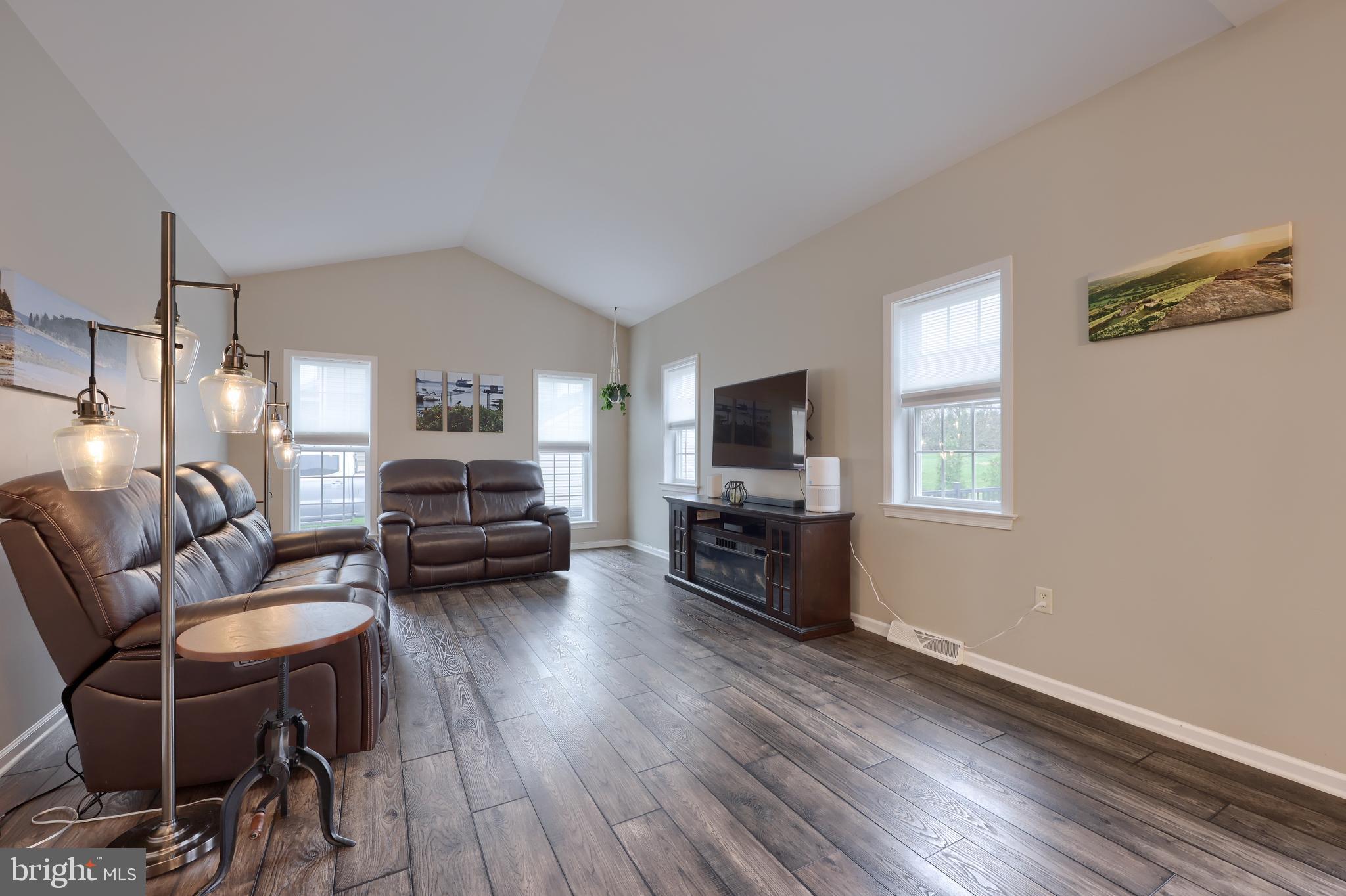 HILLS OF WATERFORD - Residential