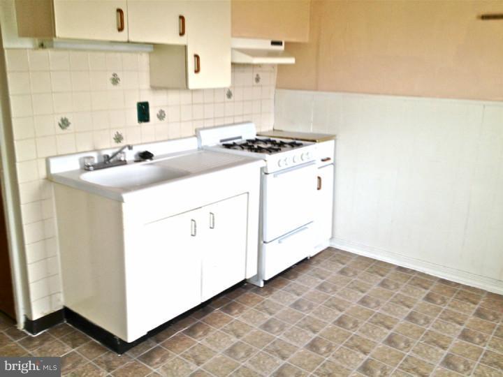 BRIDESBURG - Residential Income