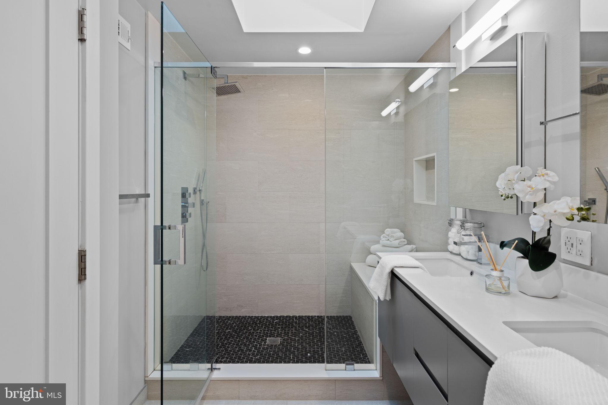 CENTER CITY - Residential