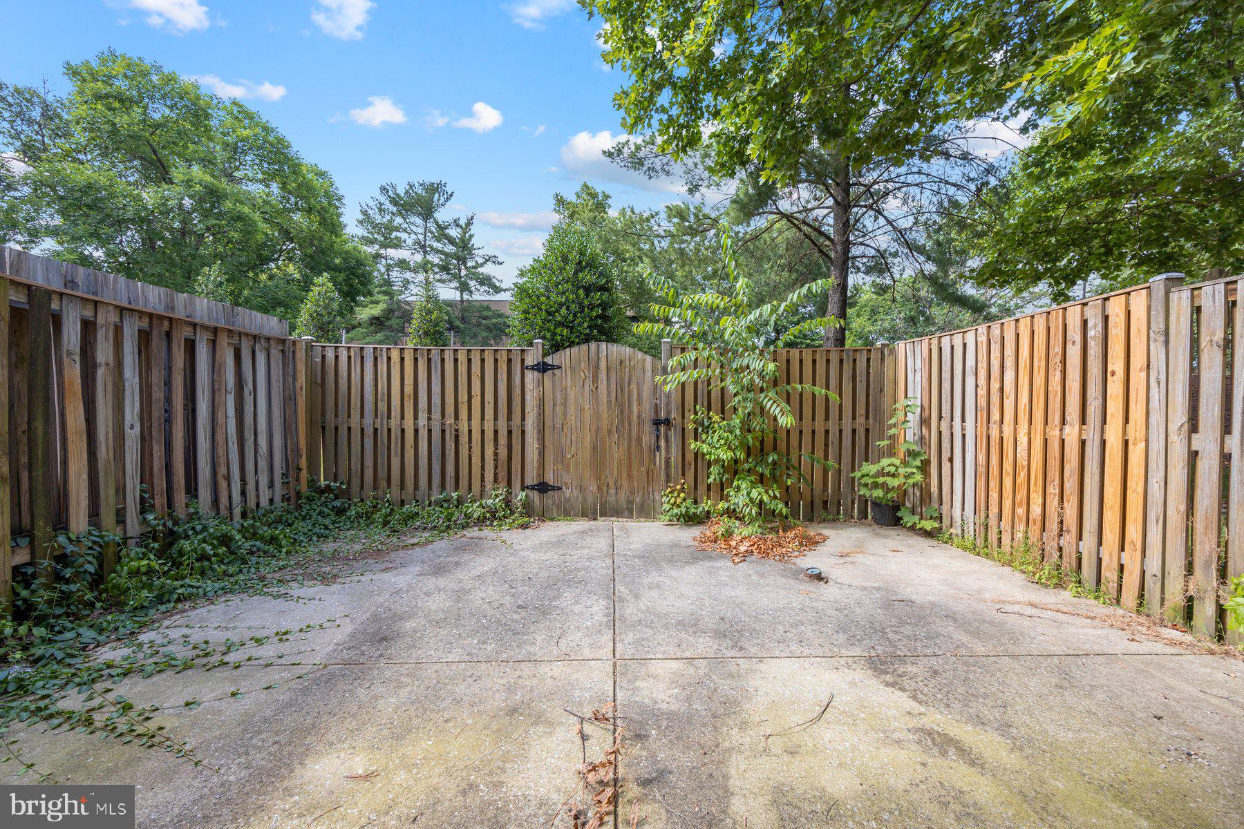 VILLAGE OF HICKORY RIDGE - Residential