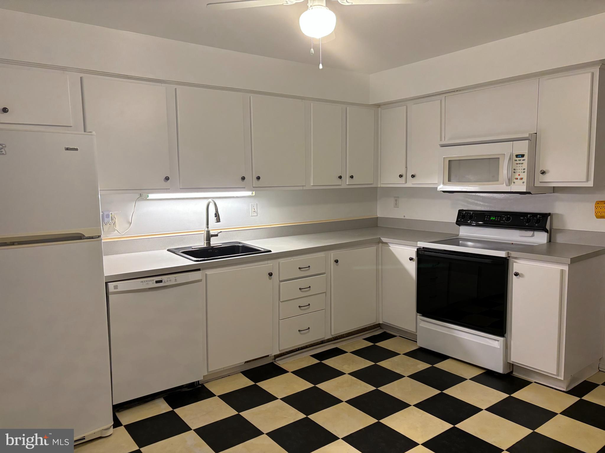 VILLAGE OF HICKORY RIDGE - Residential