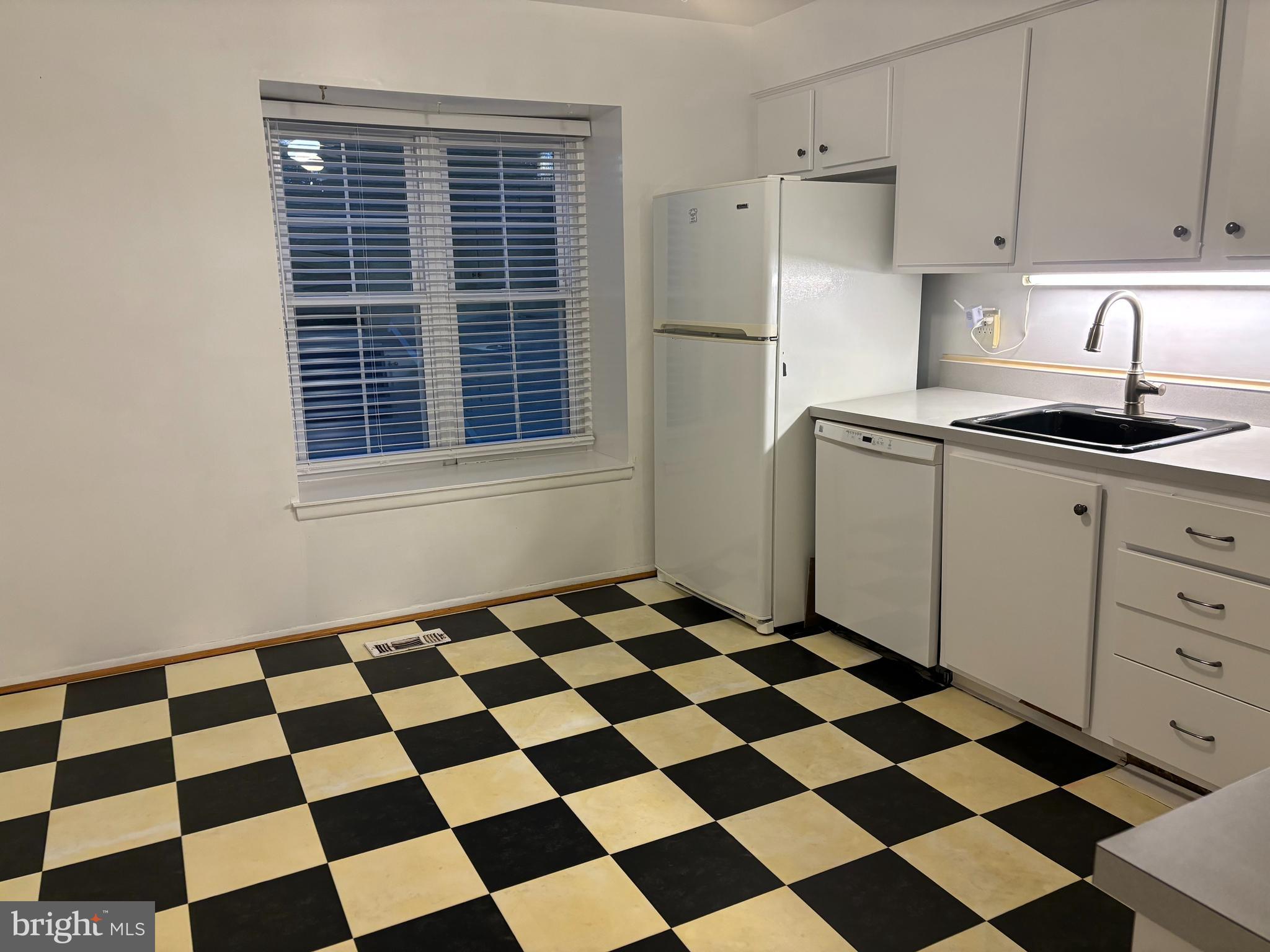 VILLAGE OF HICKORY RIDGE - Residential