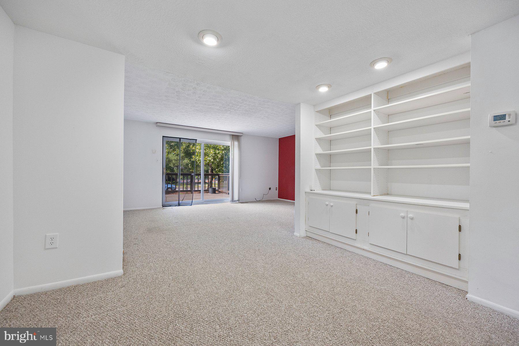 VILLAGE OF HICKORY RIDGE - Residential