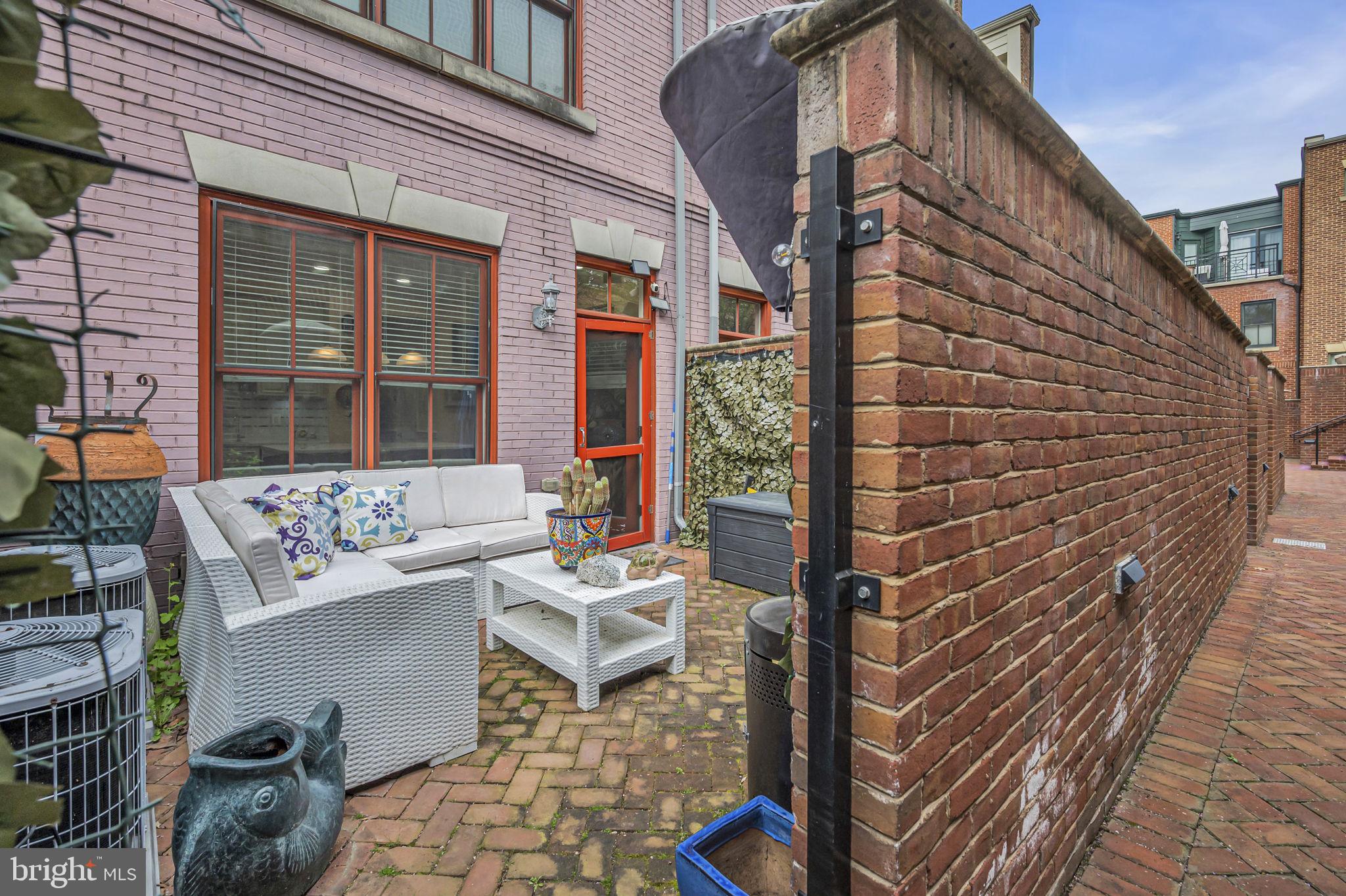 OLD TOWN ALEXANDRIA - Residential Lease