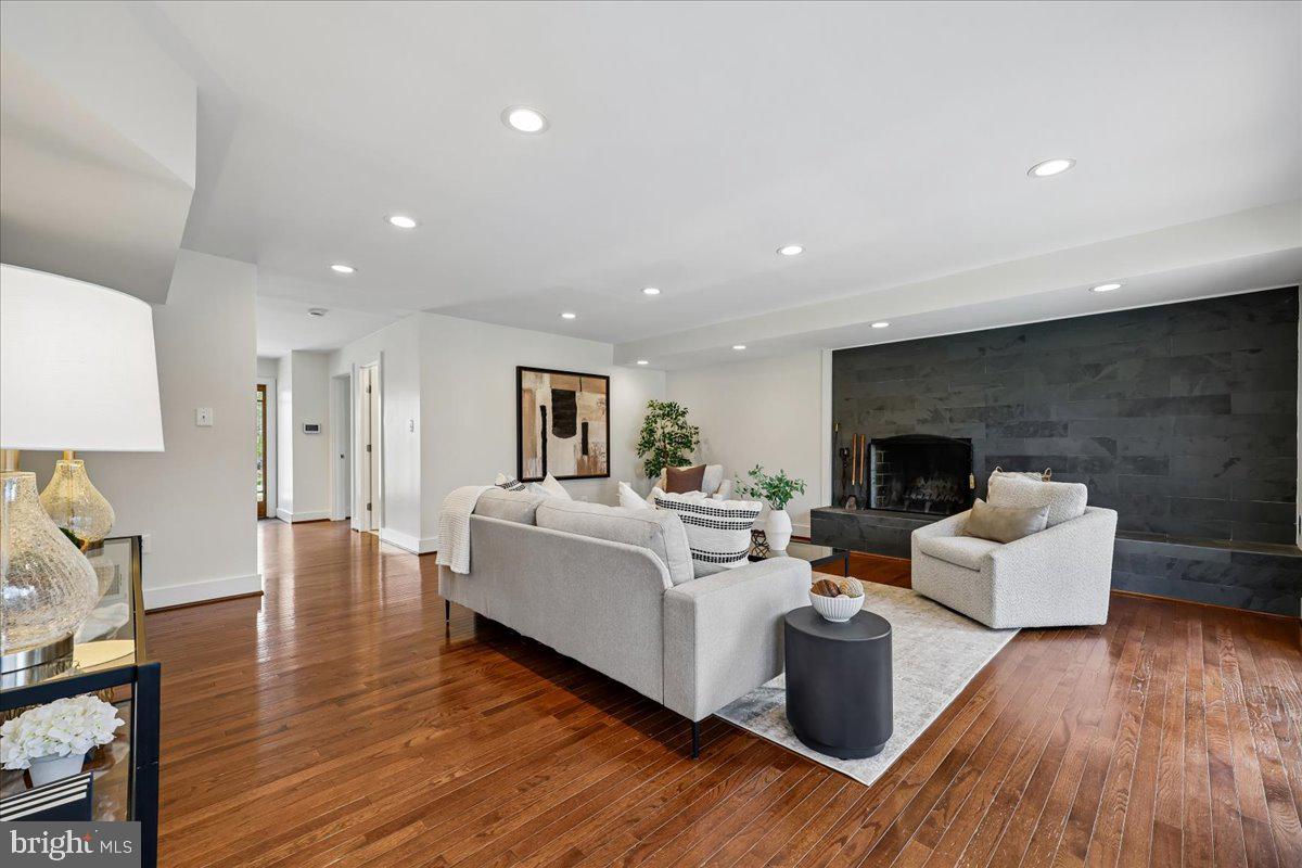 KENWOOD PARK - Residential