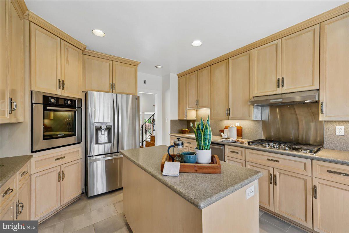 KENWOOD PARK - Residential