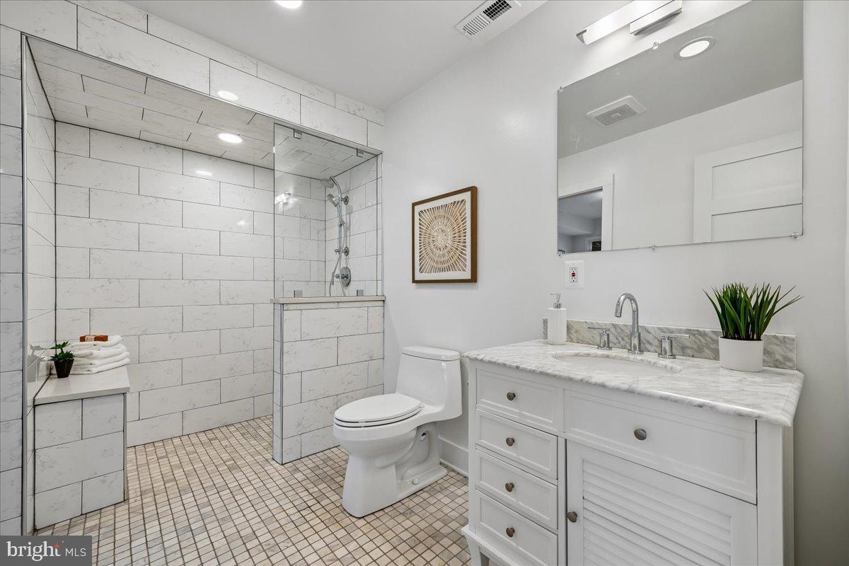 KENWOOD PARK - Residential