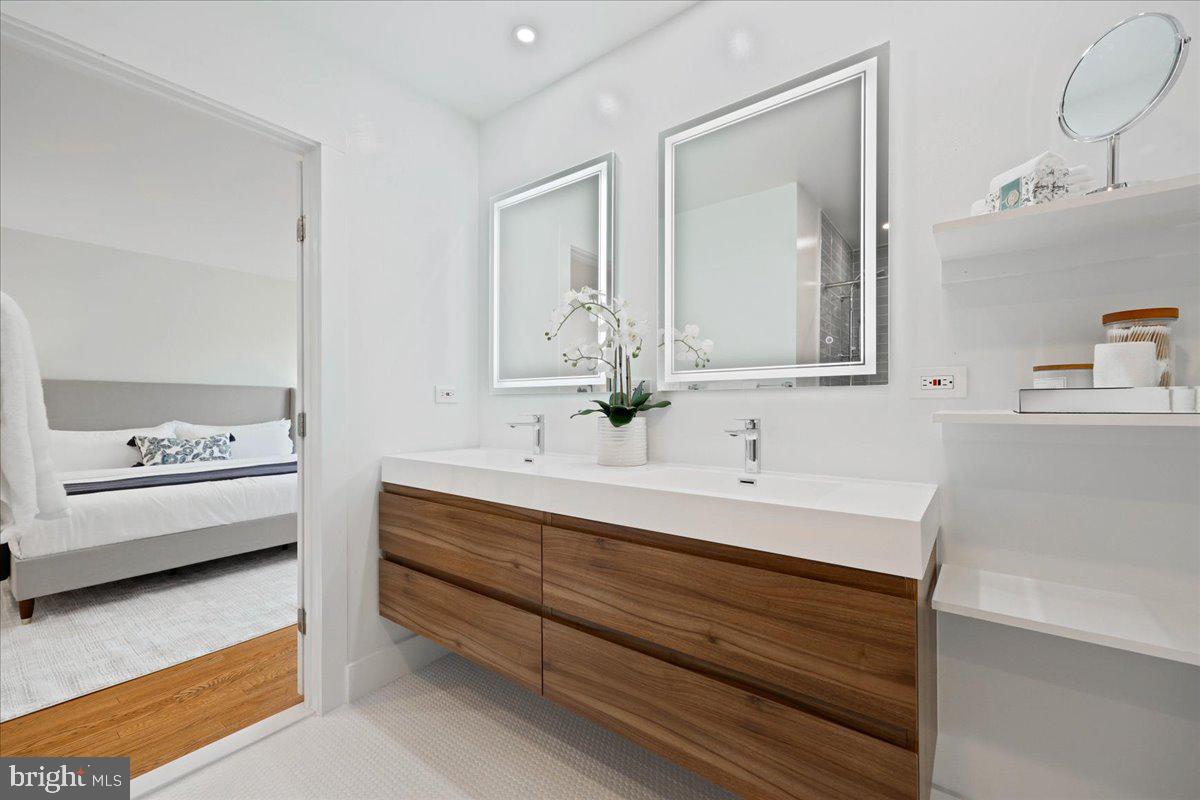 KENWOOD PARK - Residential