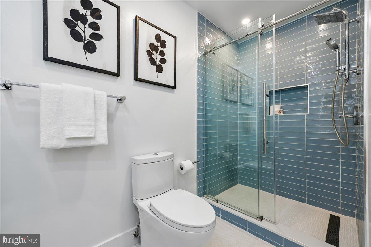 KENWOOD PARK - Residential