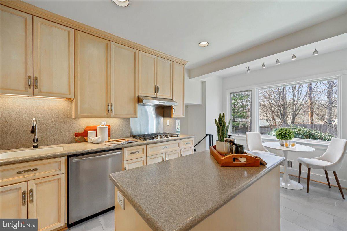 KENWOOD PARK - Residential