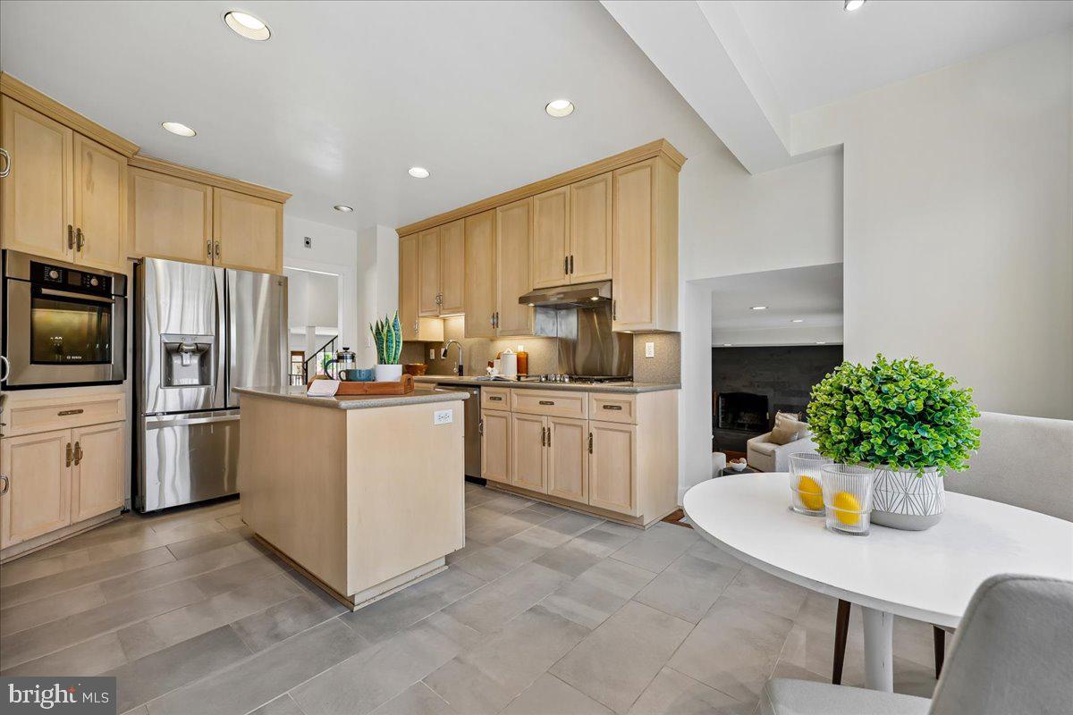 KENWOOD PARK - Residential