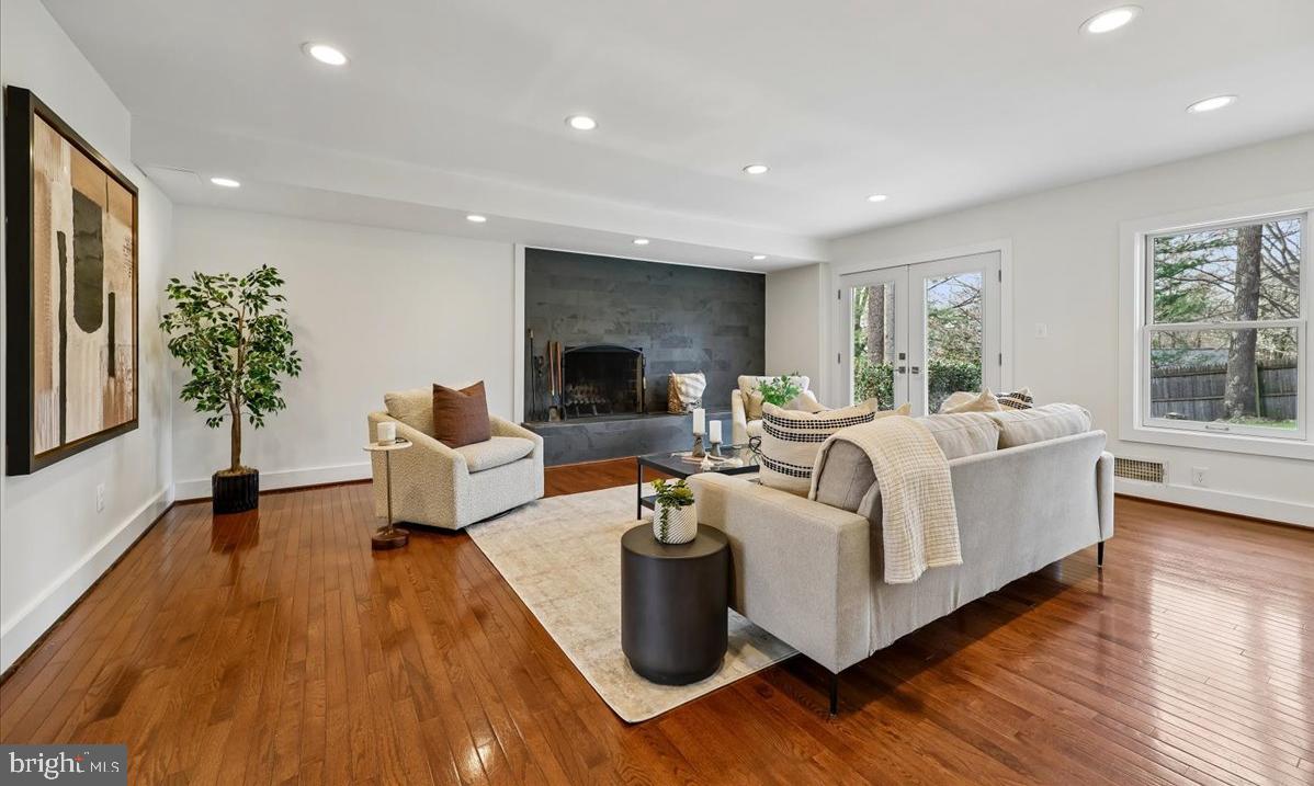 KENWOOD PARK - Residential