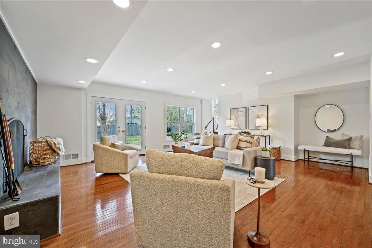 KENWOOD PARK - Residential