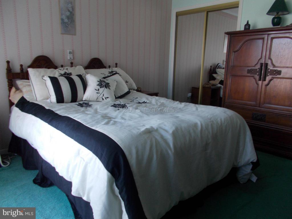 BAYSIDE KEYS - Residential