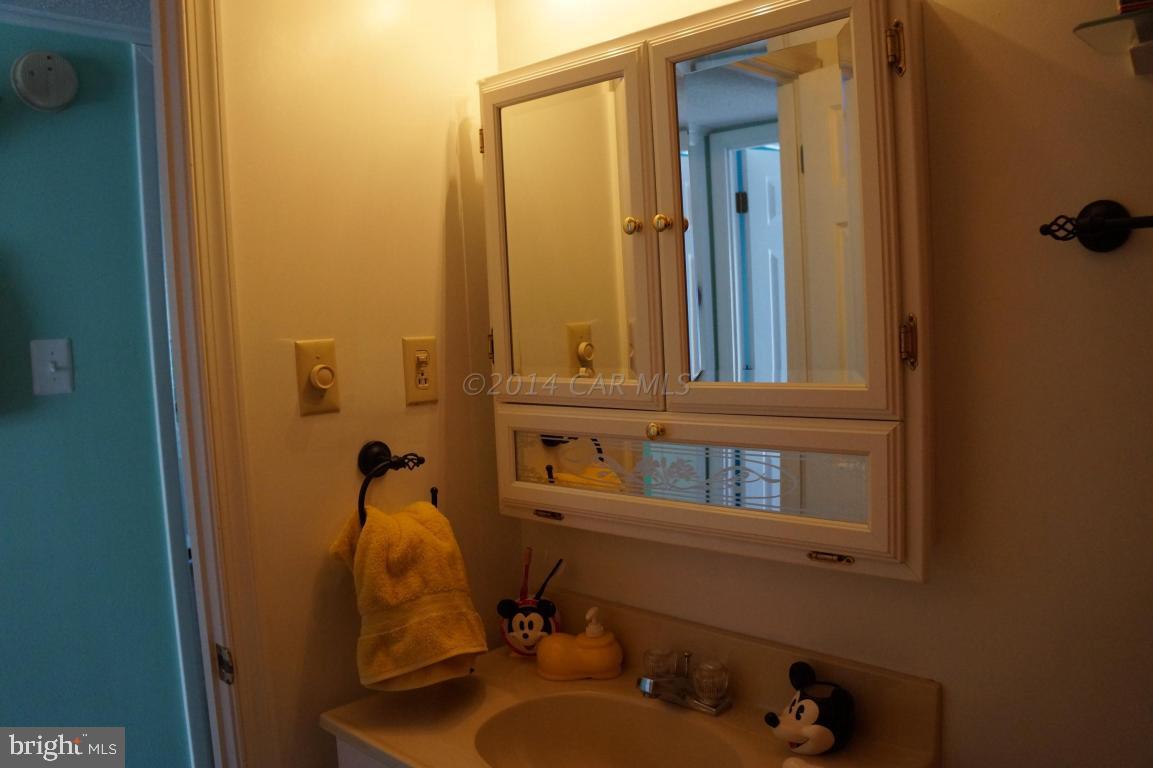 BAYSIDE KEYS - Residential