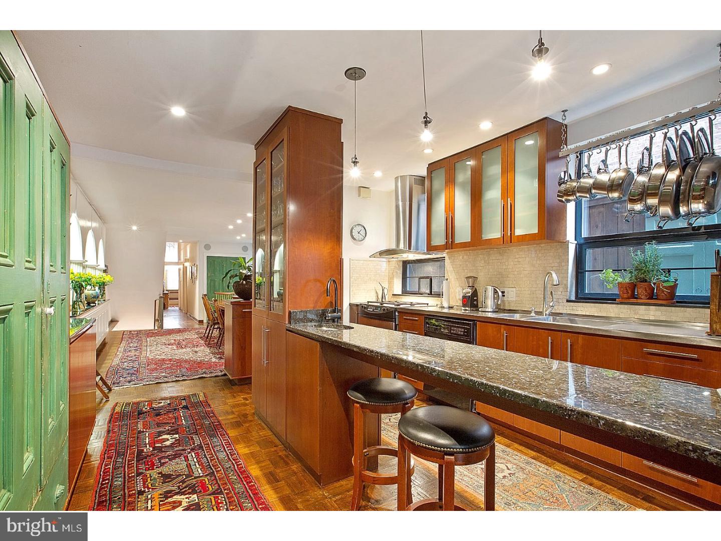 RITTENHOUSE SQUARE - Residential Income