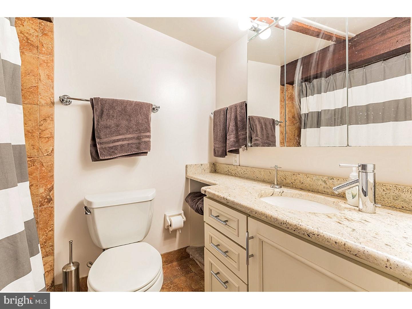 RITTENHOUSE SQUARE - Residential Income