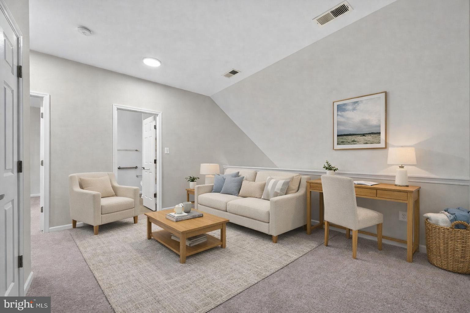 44385 MALTESE FALCON SQUARE