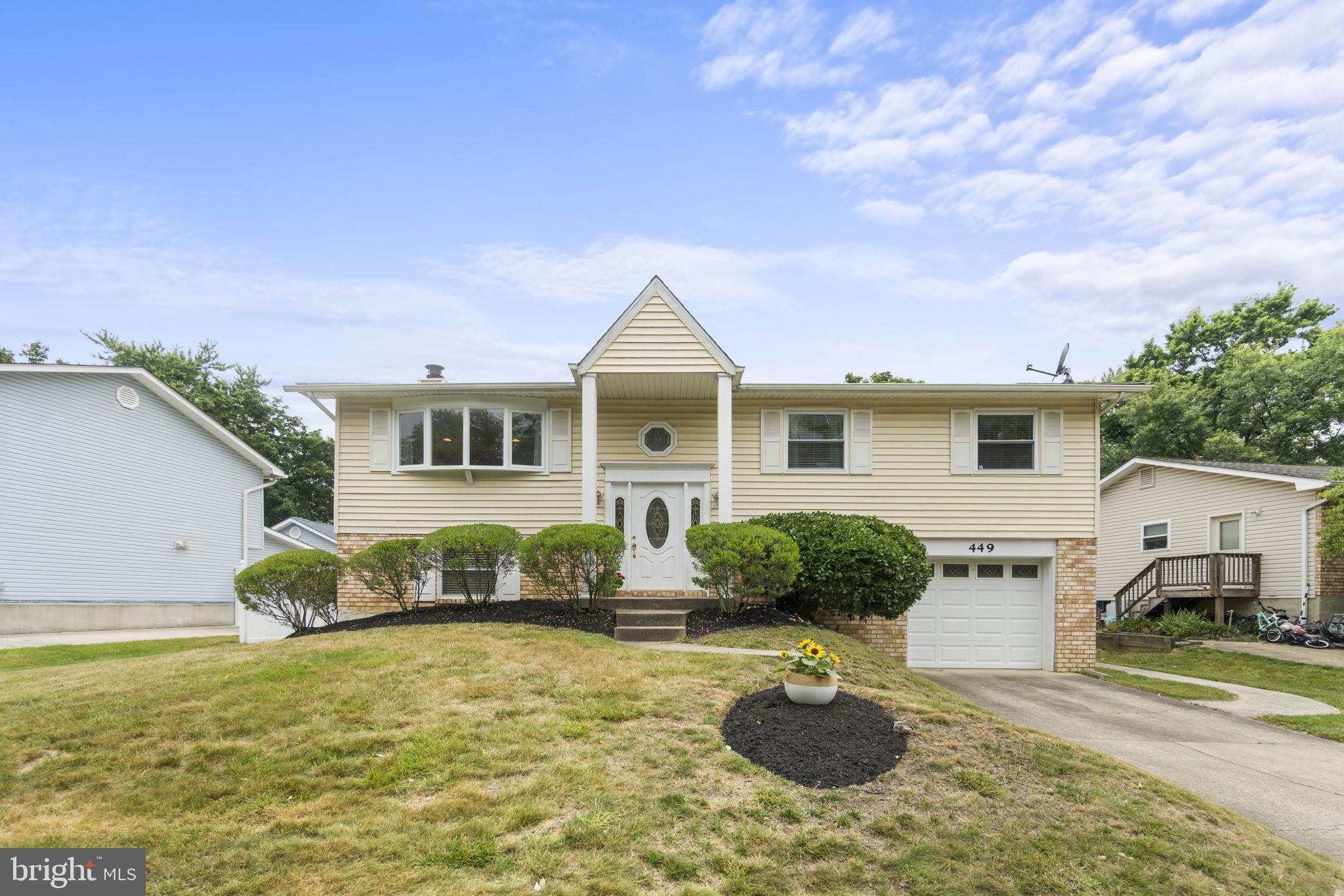 SPRIGGS COVE - Residential