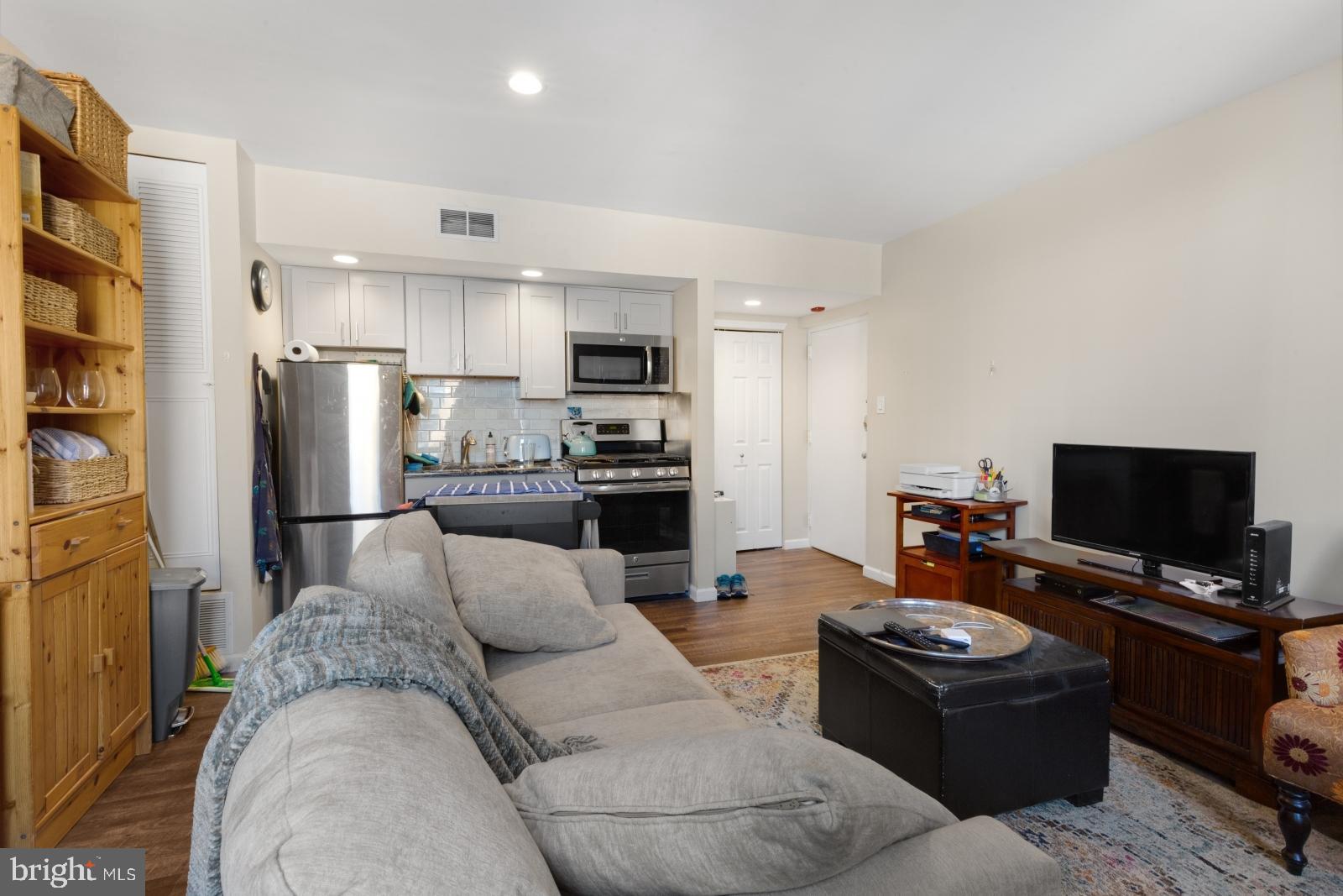 FITLER SQUARE - Residential Lease