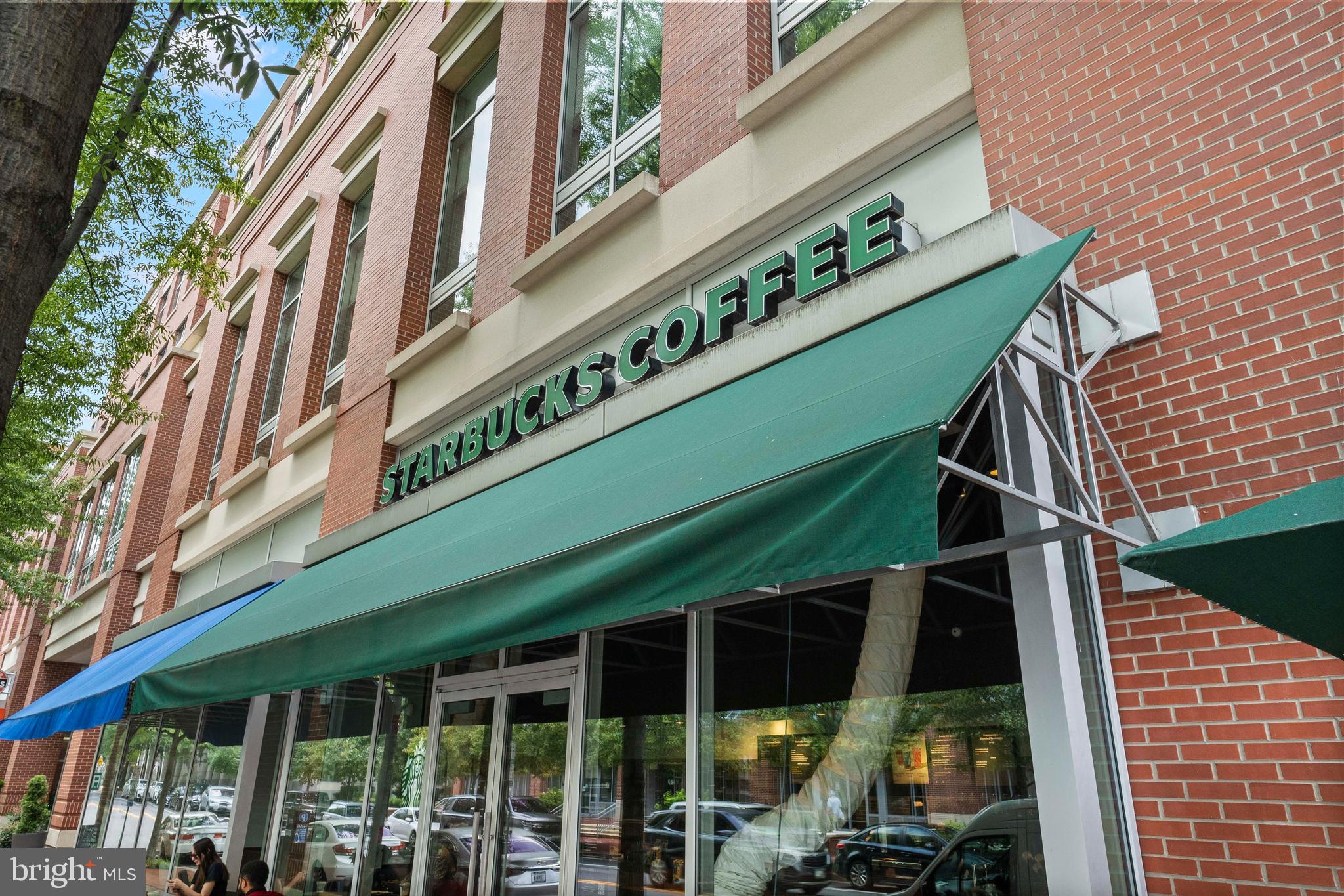 CARLYLE SQUARE - Residential