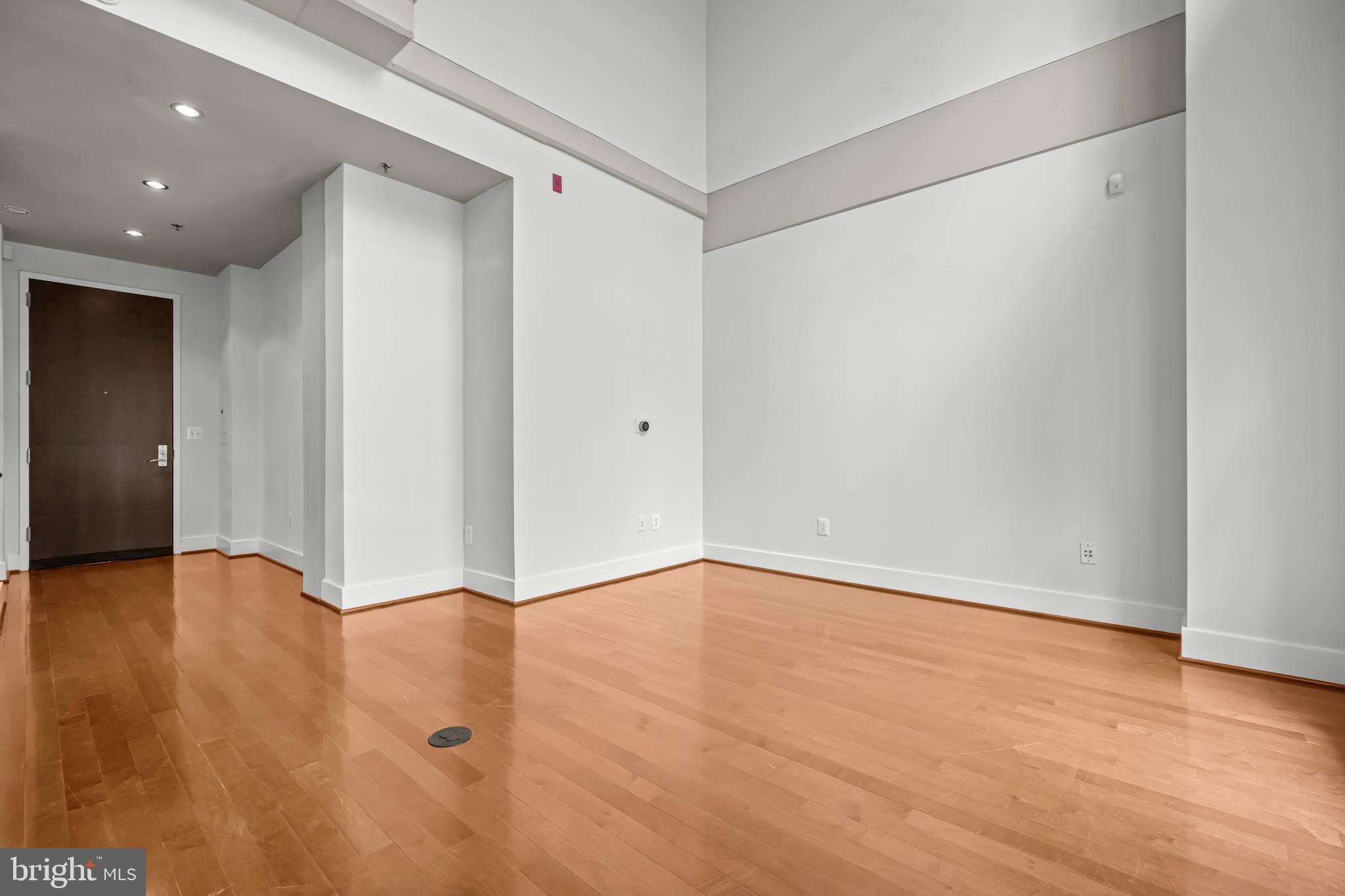 CARLYLE SQUARE - Residential