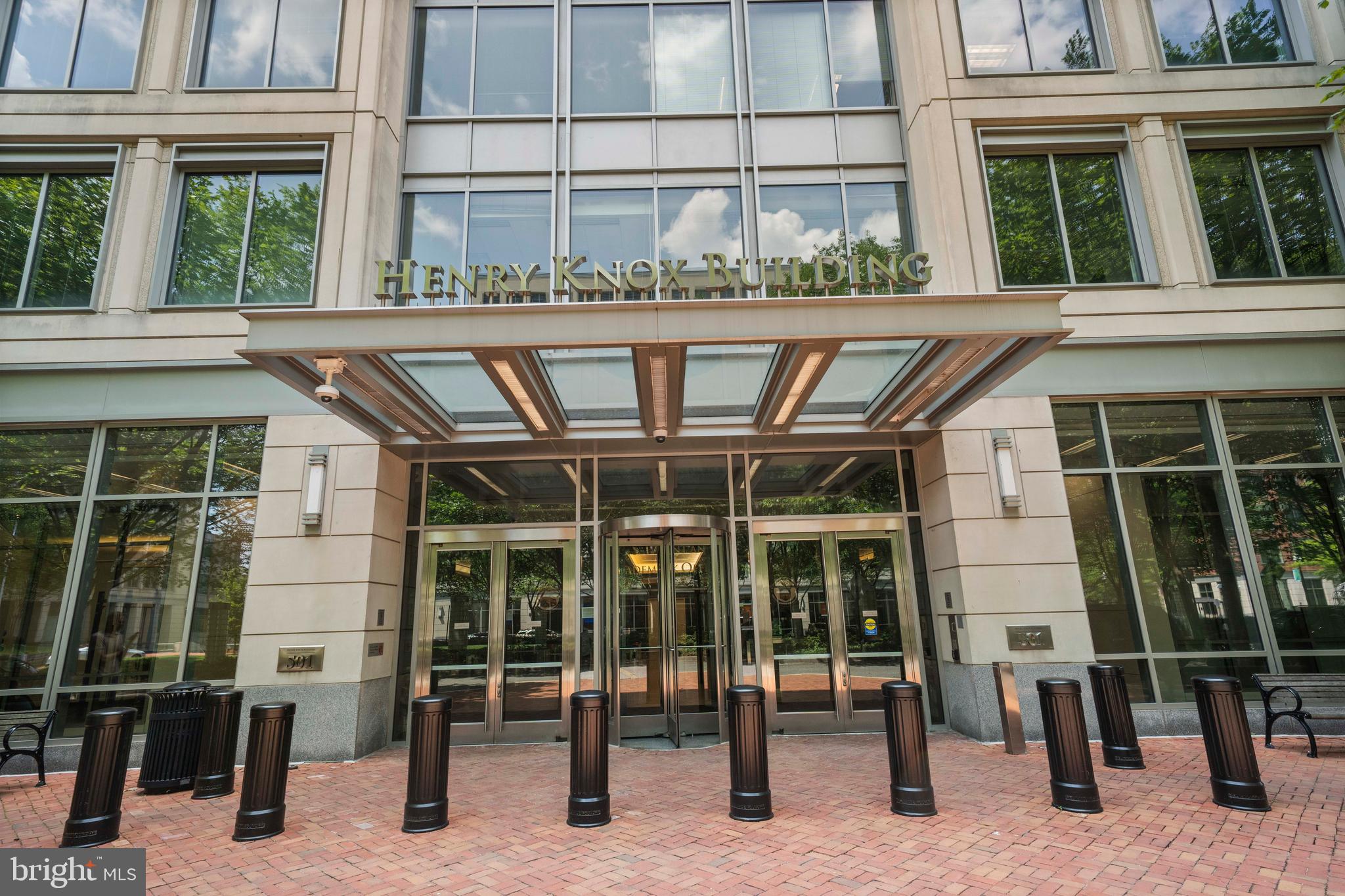 CARLYLE SQUARE - Residential