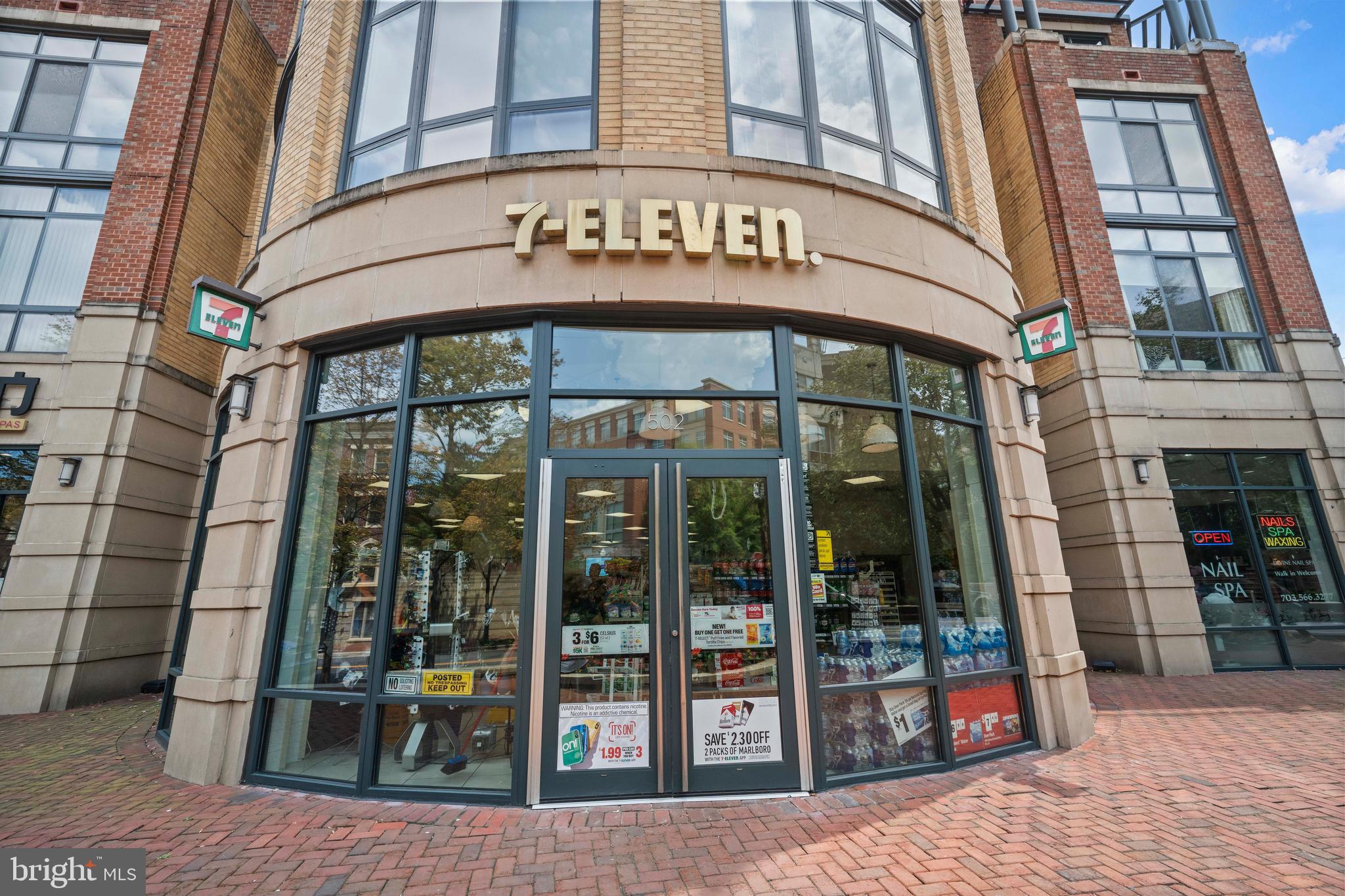 CARLYLE SQUARE - Residential