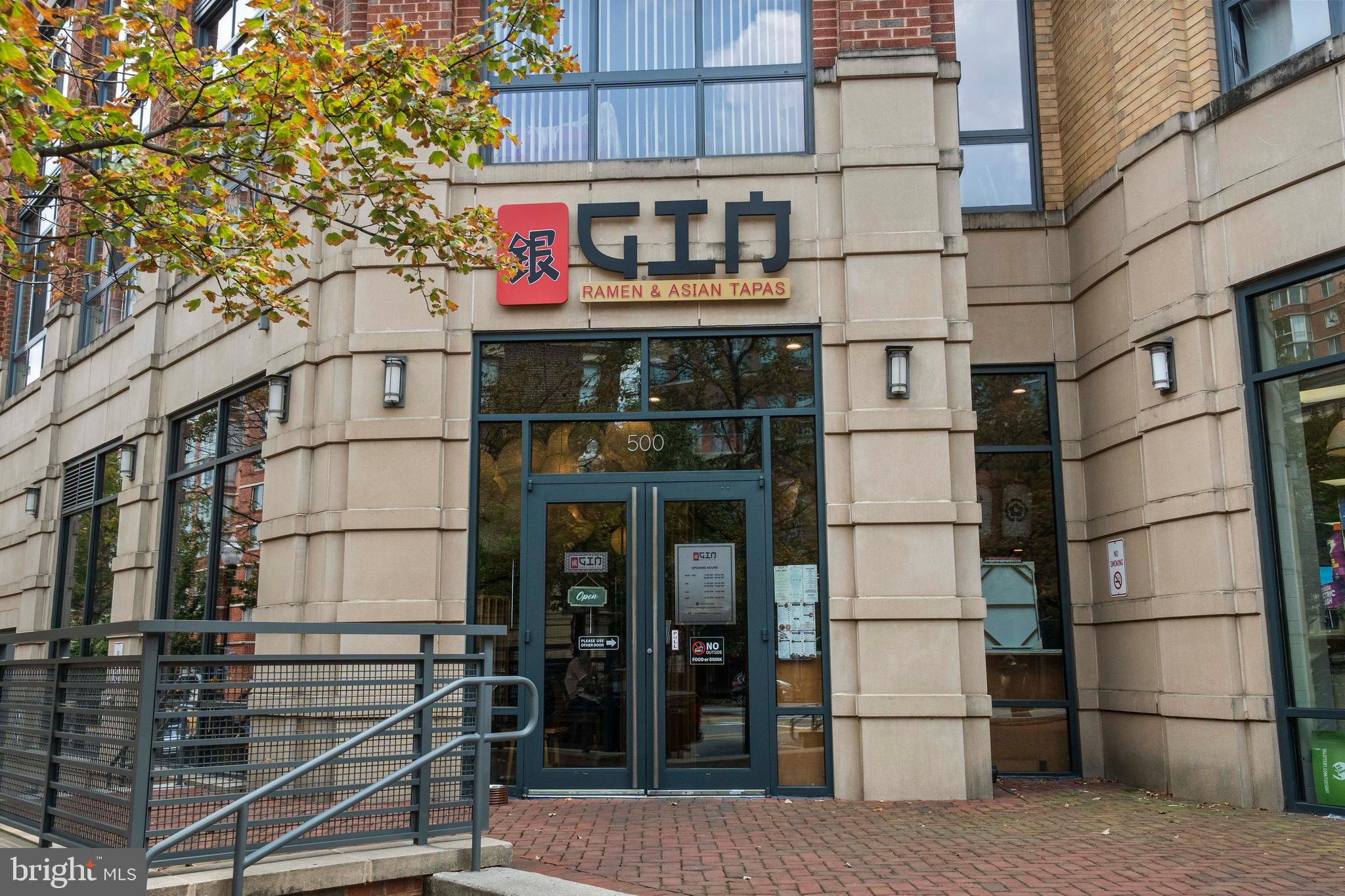 CARLYLE SQUARE - Residential