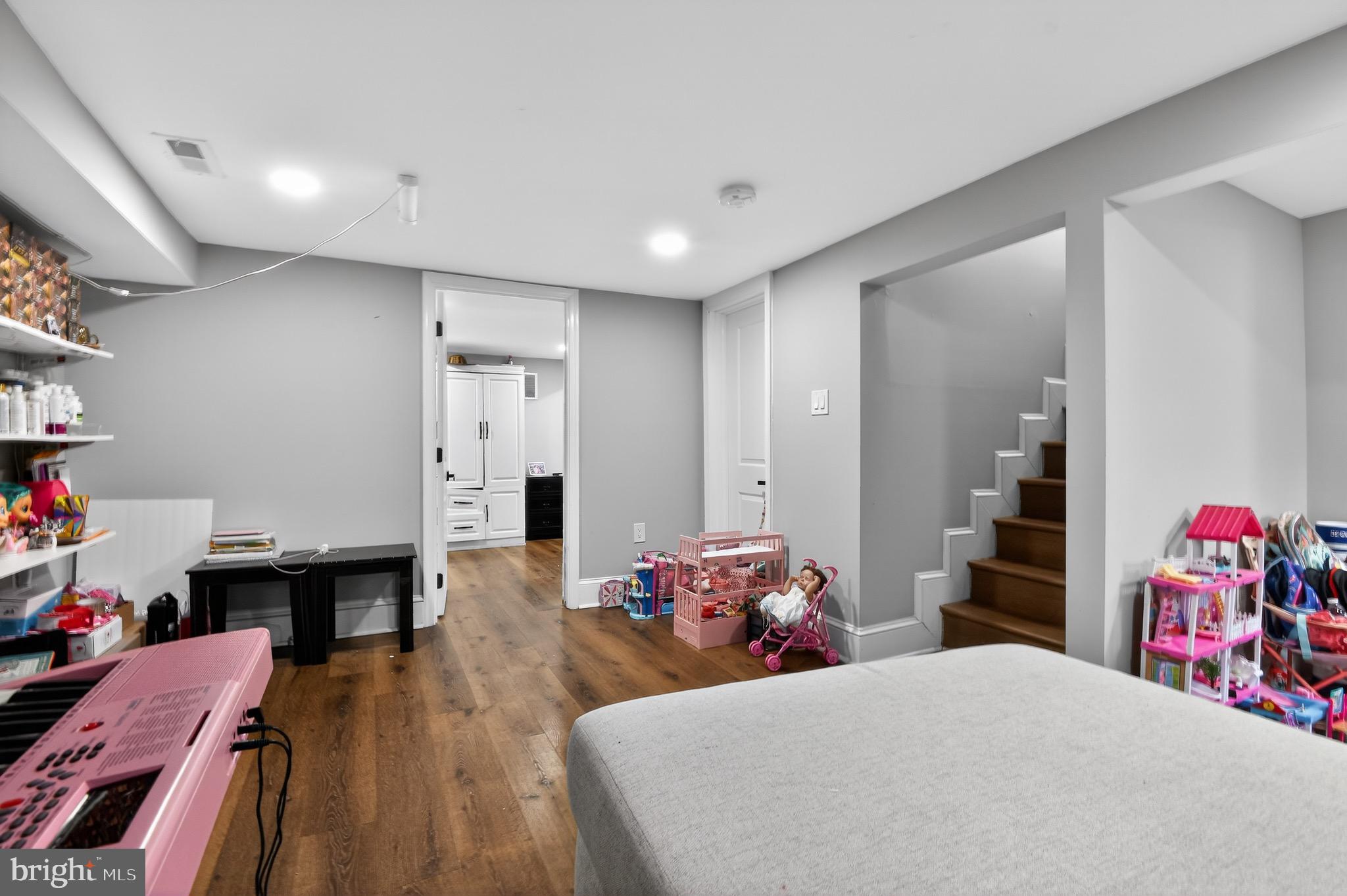 CLARKSBURG OUTSIDE - Residential