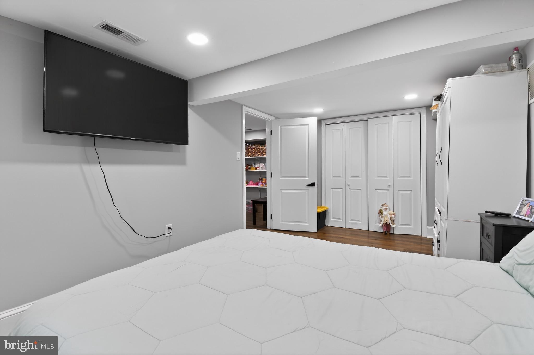 CLARKSBURG OUTSIDE - Residential