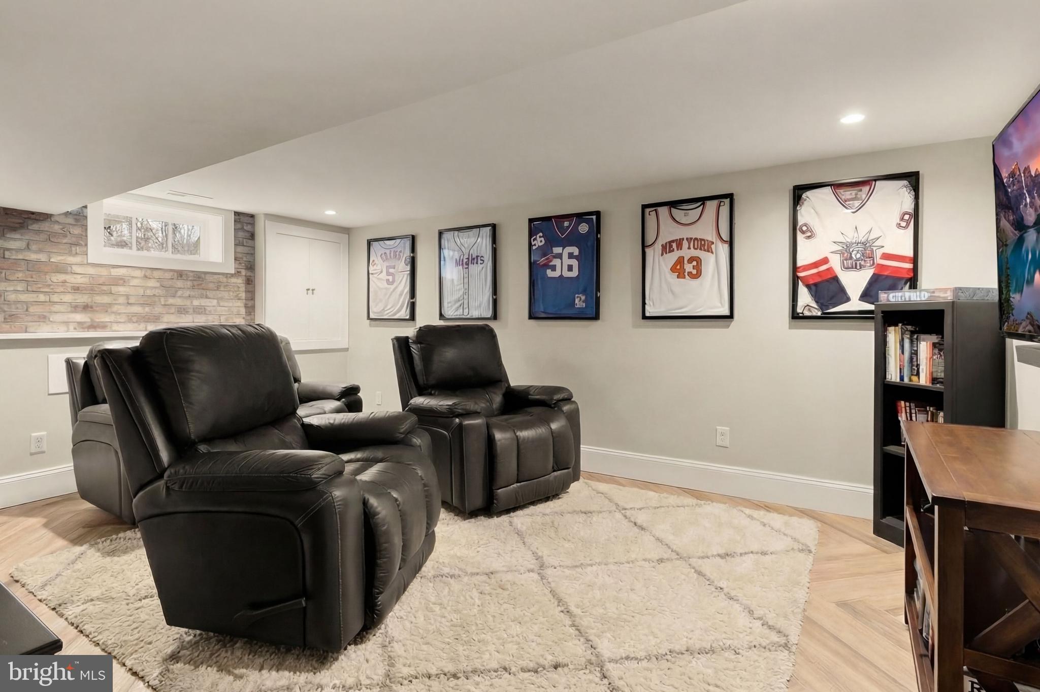 MAYWOOD - Residential